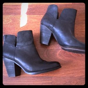 Vince Camuto Black bootie size 11